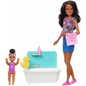 Lalka Barbie Skipper Klub Opiekunek Kąpiel w wannie FXH06 Mattel